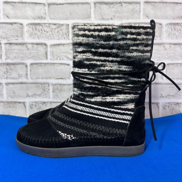 •NWOT |•TOMS•| Plush Lined Knit/Faux Suede Outer Pull On Boots Size 7.5 - Picture 2 of 8